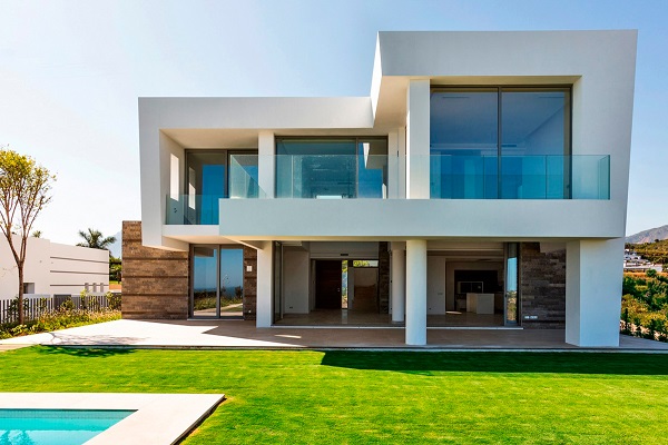 Homes For Sale in Azalea Beach, Puerto Banus, Marbella. | LuxuryForSale.Properties, exclusive Real Estate for sale & rent.