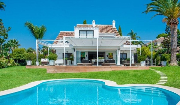 Villas For Sale in Linda Vista, San Pedro Beach, Marbella. | LuxuryForSale.Properties, exclusive Real Estate for sale & rent.