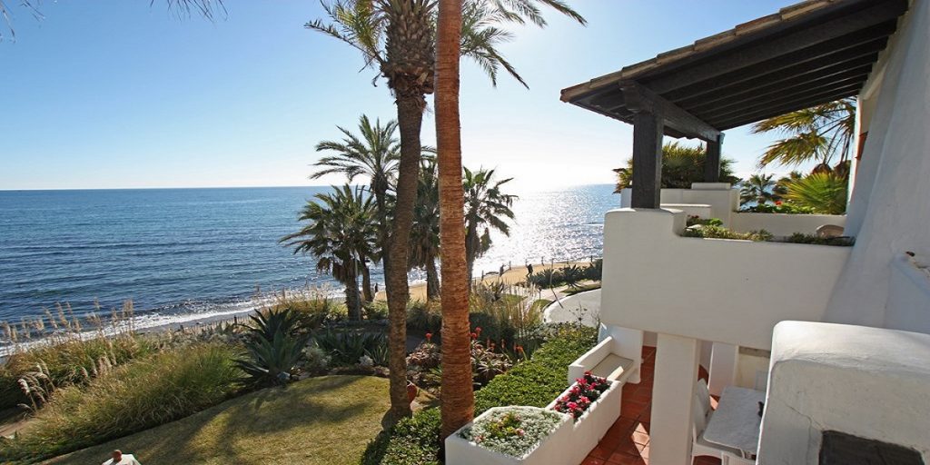 frontline beach apartment marina de Puente Romano, Marbella