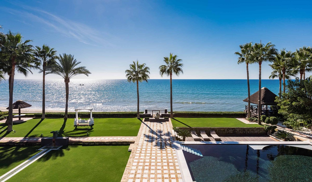 beachfront marbella villa