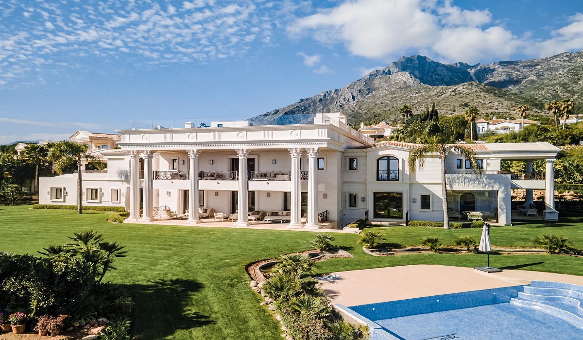 palatial style mansion in sierra blanca, marbella